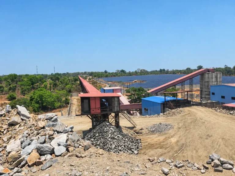 Conveyor and stockpile overview at the Shi and Yan mining facility