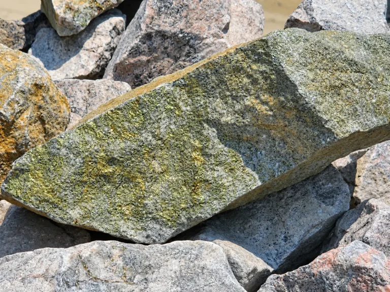 Rock material close-up at the Shi and Yan mining facility